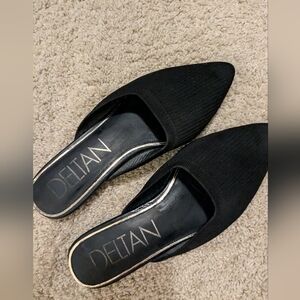 Size 7 mule flats